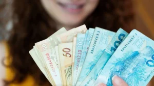 Como realizar a solicitação do empréstimo Dinheirou